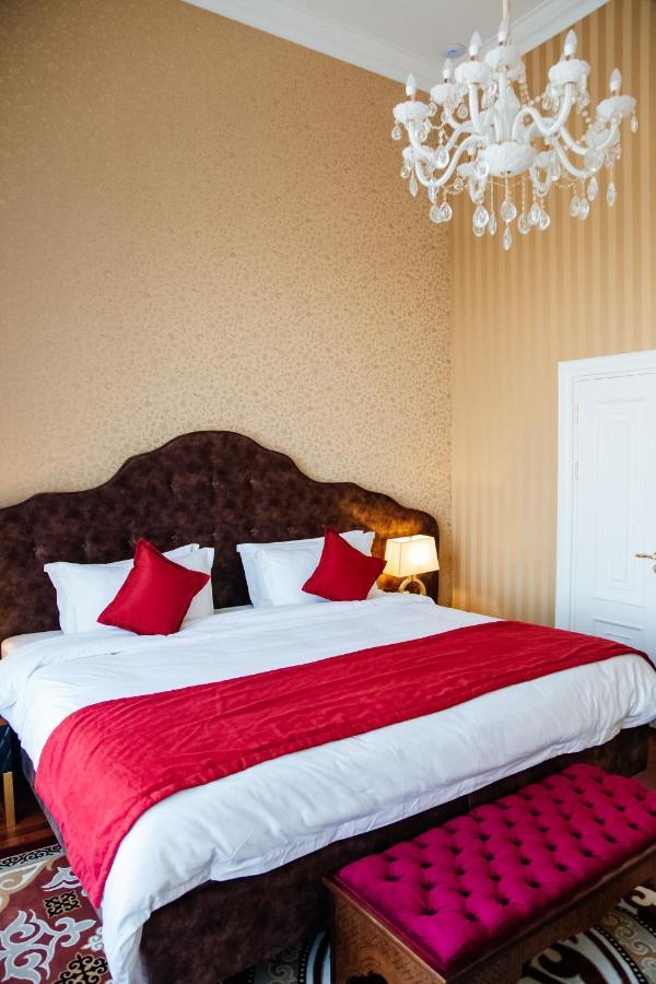 Boutique Hotel Silk Way Turkistan Esterno foto