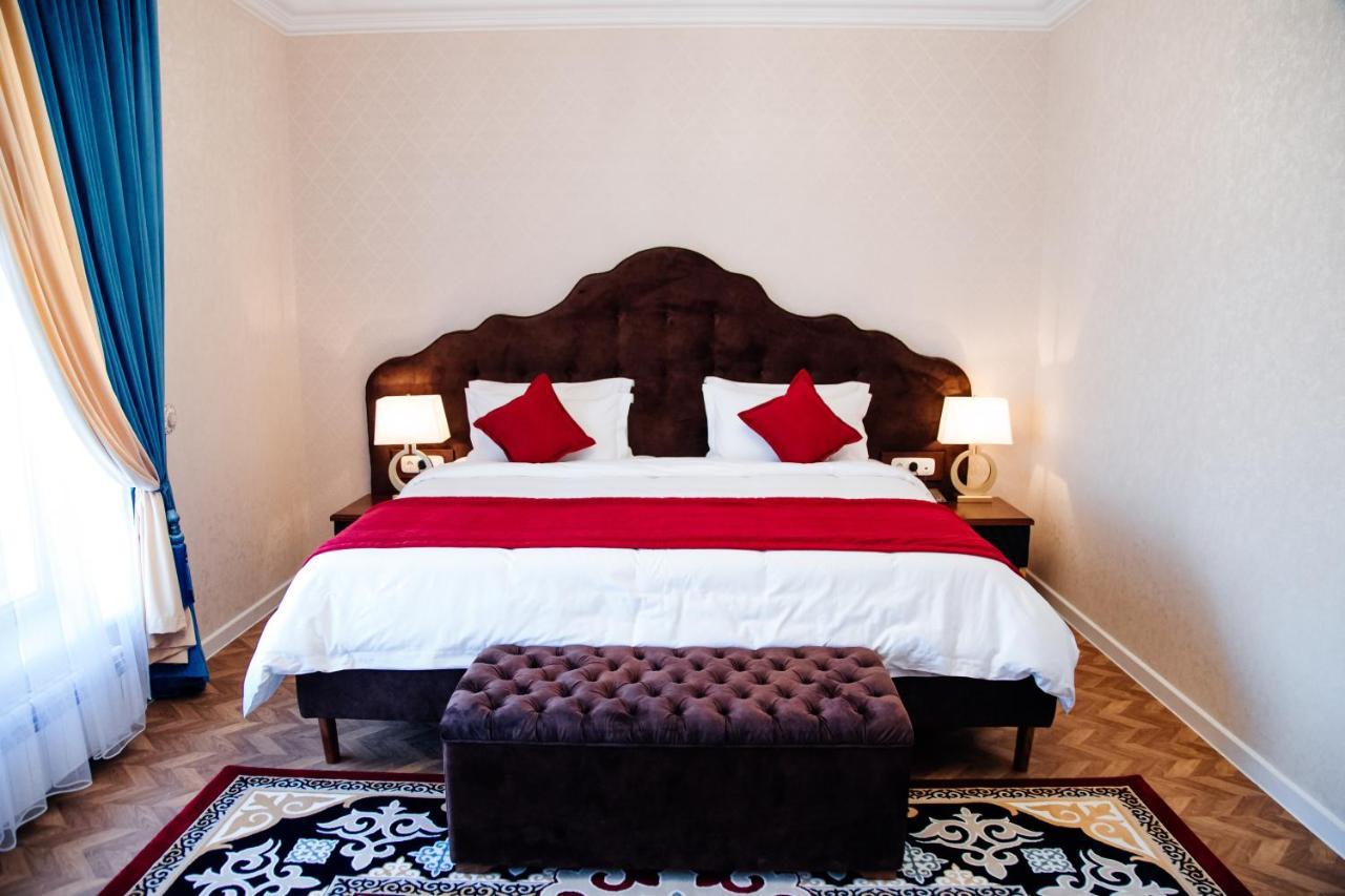 Boutique Hotel Silk Way Turkistan Esterno foto